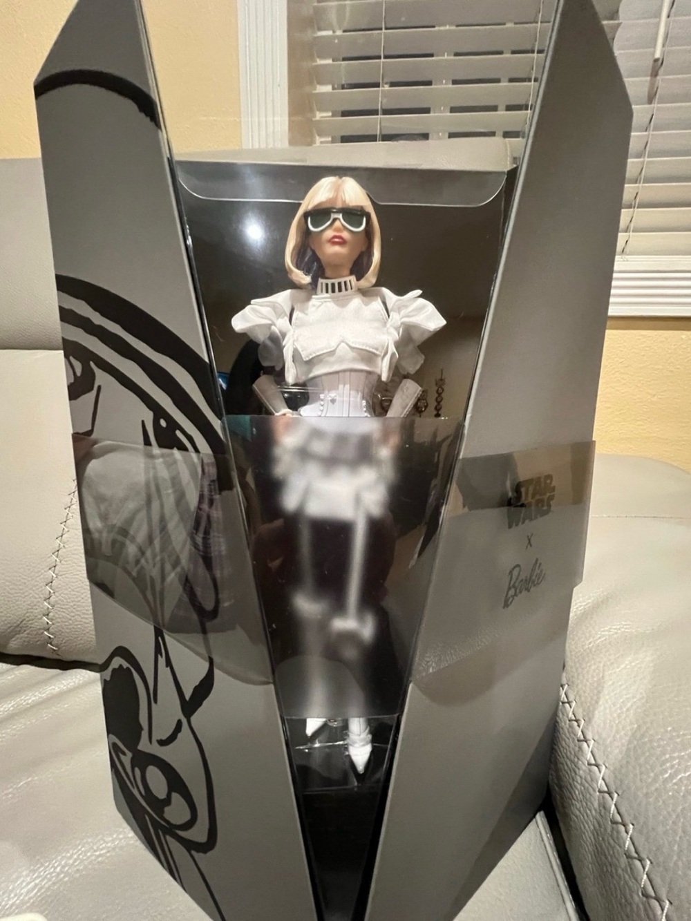 Barbie Star Wars Stormtrooper – Signature Gold Label Mattel – NRFB - Picture 2 of 7
